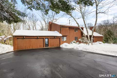 53 Rock Hill Rd, Woodbridge, CT 06525
