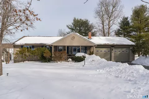 3 Hilltop Dr, Ledyard, CT 06339