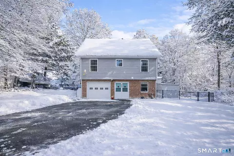 214 Camp Moween Rd, Lebanon, CT 06249