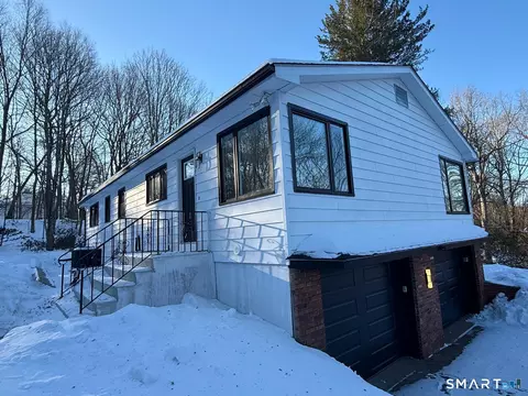 46 Bracewood Rd, Waterbury, CT 06706