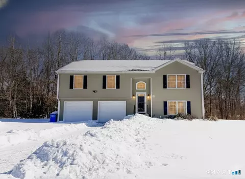 11 Brookside Dr, Plainfield, CT 06374