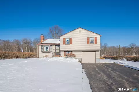 102 Winslow Dr, Newington, CT 06111