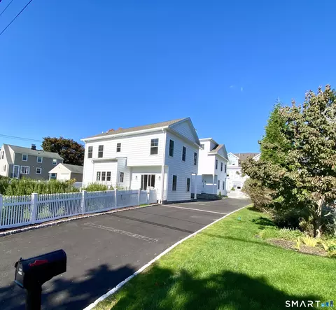 28 Country Rd #28, Fairfield, CT 06824