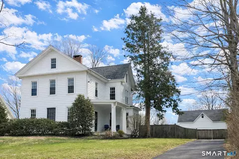 5940 Main St, Trumbull, CT 06611