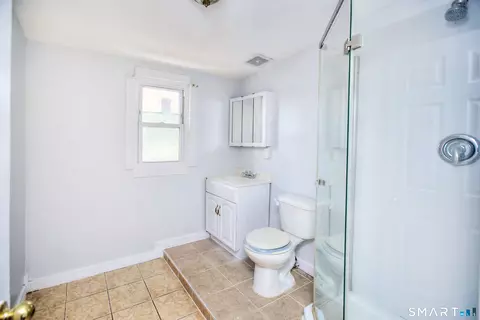 Bath - 115 Third St, Hamden, CT 06514 photo 4 of 4