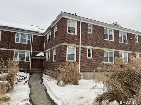 128 Canaan Ct Bld 82 Ct #18, Stratford, CT 06614