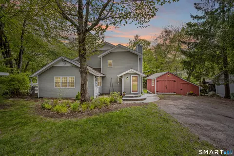 28 Davis Rd, New Hartford, CT 06057