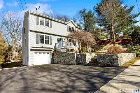 28 Ridge Ln, Shelton, CT 06484