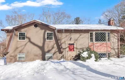 102 Robin Cir, Tolland, CT 06084