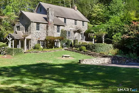 10 Charcoal Hill Rd, Westport, CT 06880