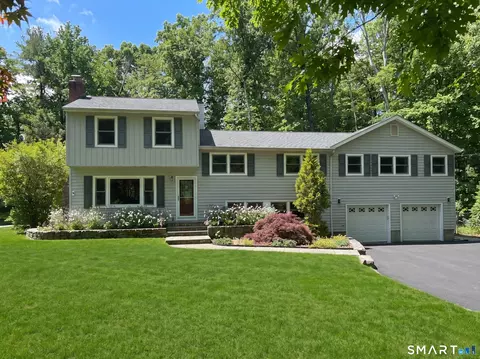 Exterior - 8 Marilyn Rd, Brookfield, CT 06804 photo 2 of 5