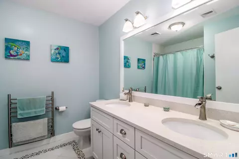 Bath - 8 Marilyn Rd, Brookfield, CT 06804 photo 2 of 4