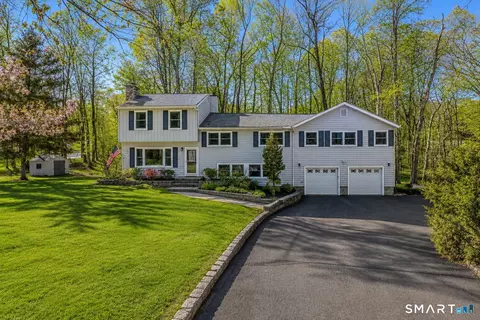 Exterior - 8 Marilyn Rd, Brookfield, CT 06804 photo 5 of 5