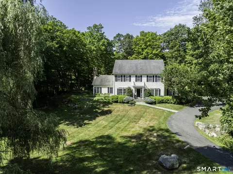 28 Great Pond Rd, Ridgefield, CT 06877