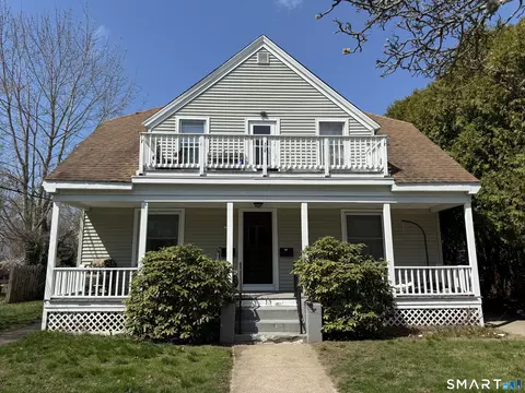 13 Moss St, Pawcatuck, CT 06379