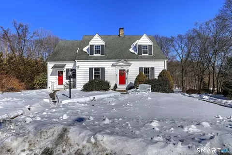 3 Wheeler Dr, Trumbull, CT 06611