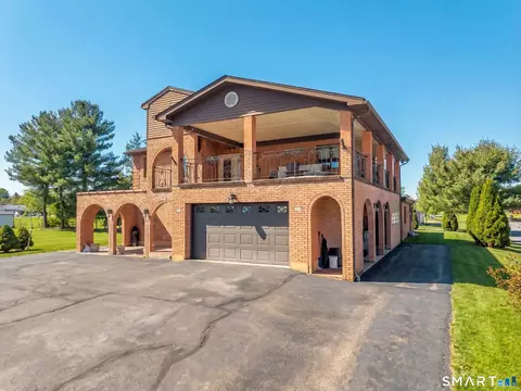 23 Crest Dr, Cromwell, CT 06416