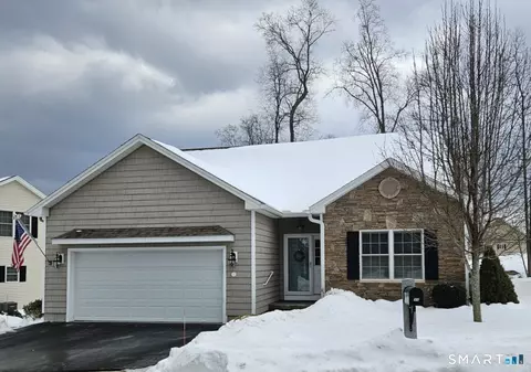 11 North Ct #11, Colchester, CT 06415