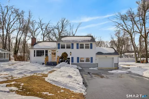 26 Susan Ln, North Haven, CT 06473