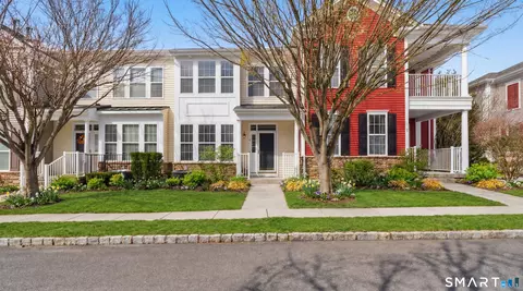 13 Mercy St #13, Danbury, CT 06810