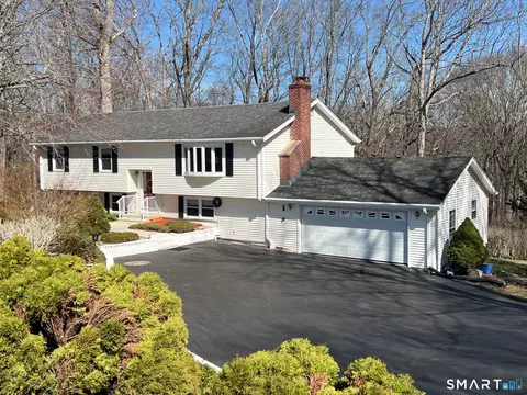 135 Parsonage Hill Rd, Northford, CT 06472