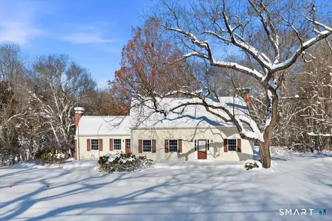23 Avery Hill Rd, Ledyard, CT 06339