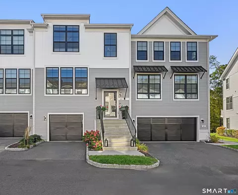 63 Brentwood Cir #63, Danbury, CT 06810