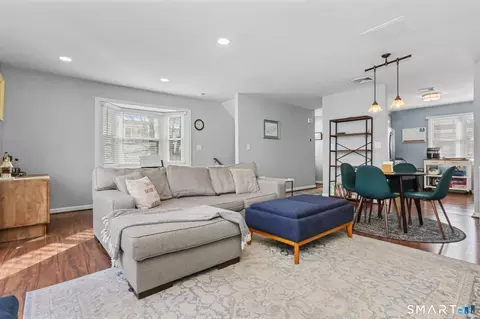 44 Pleasant St #12, Stamford, CT 06901