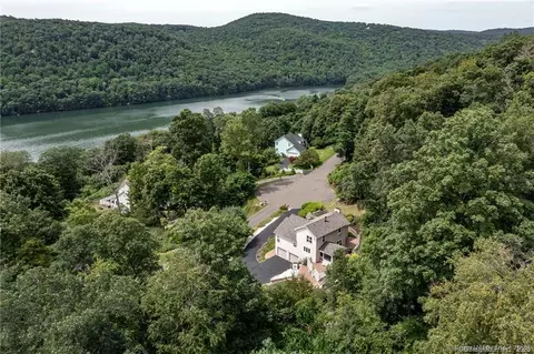 11 Squantz View Dr, New Fairfield, CT 06812
