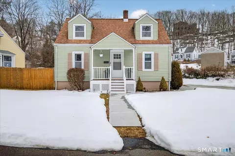 15 Evelyn Rd, Derby, CT 06418