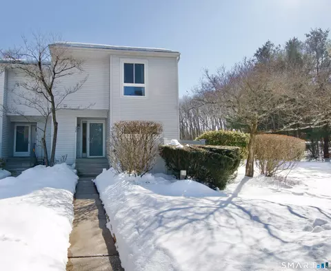 550 Oak Ave #550, Cheshire, CT 06410