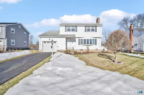 16 Ivory Rd, Bloomfield, CT 06002