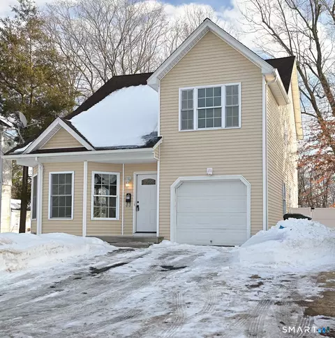 65 Phelps St, East Hartford, CT 06108
