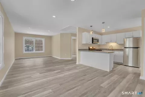 701 Hanover Rd, Meriden, CT 06451