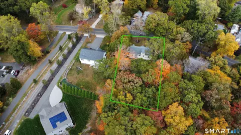 32 Cedarhurst Ln, Milford, CT 06461