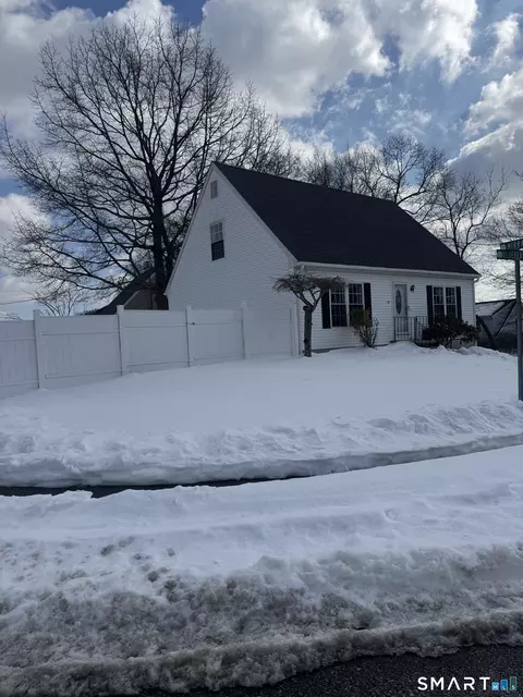 136 Blueberry Hill Rd, Groton, CT 06340
