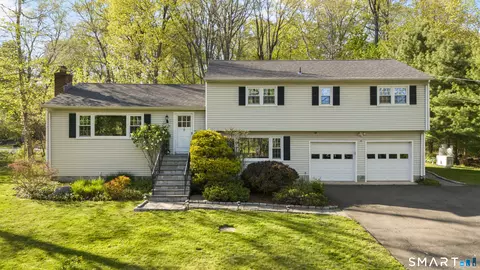 167 Larkspur Rd, Stamford, CT 06903