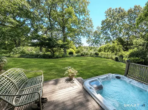 Exterior - 31 Splitrock Rd, Norwalk, CT 06854 photo 3 of 4
