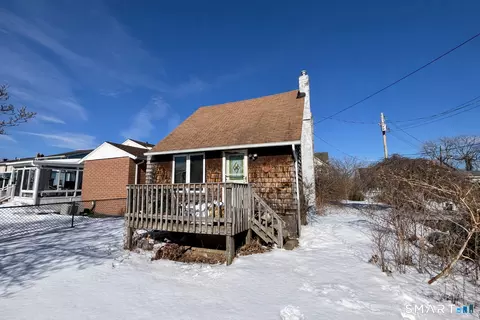 118 Arlington St, West Haven, CT 06516