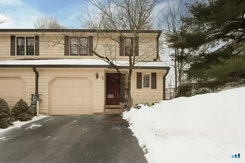39 Schoolhouse Xing, Wethersfield, CT 06109