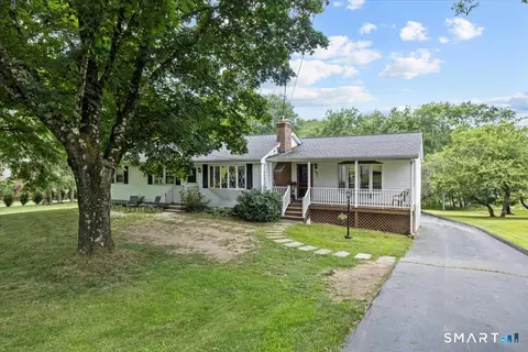 88 Pompeo Rd, North Grosvenor Dale, CT 06255