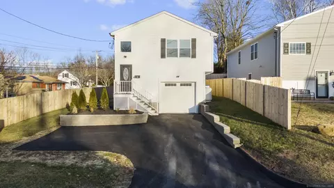 6 Bidwell Ter, Middletown, CT 06457