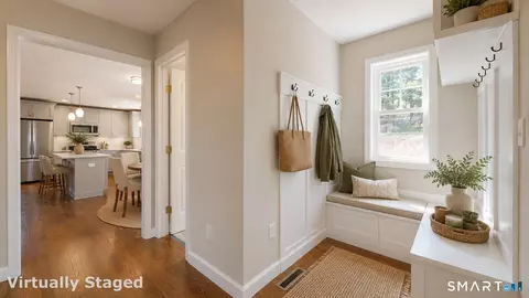 Entry Way - 318 Capen St, Windsor, CT 06095 photo 2 of 2