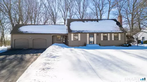104 Driftwood Rd, Bristol, CT 06010
