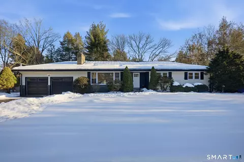 90 Lu Manor Dr, Fairfield, CT 06825