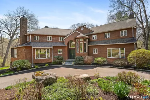 32 Buttonball Ln, Weston, CT 06883