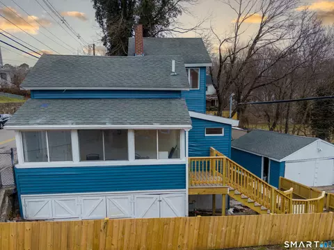 231 Broad St, Norwich, CT 06360