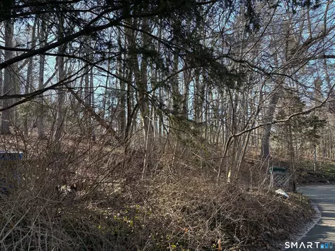 56 Blake Rd, Hamden, CT 06517 photo 3