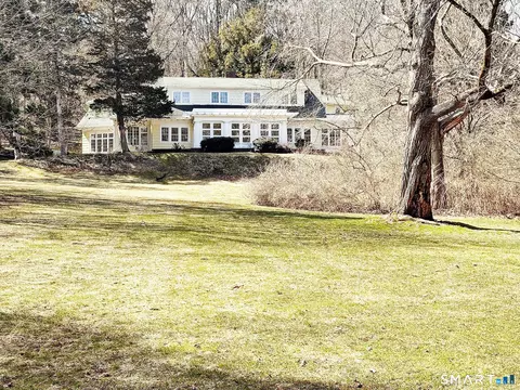 1050 Whitney Ave, Hamden, CT 06517