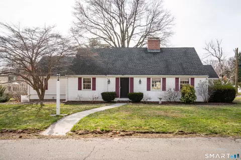 40 Glen Holw, West Hartford, CT 06117